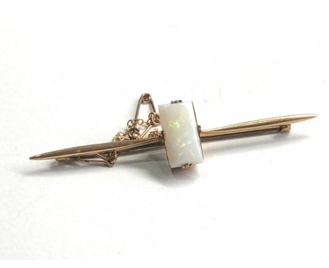 9ct gold vintage opal  bar brooch (3.9g) 