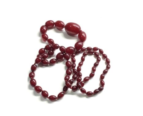 Vintage cherry amber bakelite bead necklace with no internal streaking, 57g 