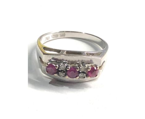 18ct white gold ruby &amp; diamond ring weight 3.7g 