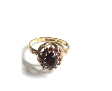 9ct gold vintage garnet  ring - as seen (2.5g) uncleaned missing small stone 