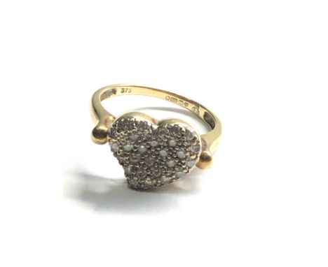 9ct gold diamond love heart ring 0.25ct weight 3.5g 