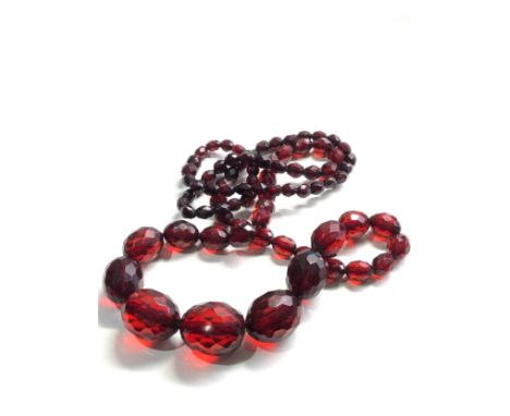 Vintage cherry amber bakelite faceted necklace with no internal streaking, 69.1g 