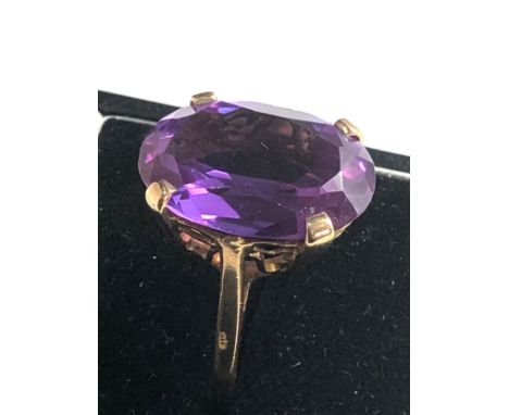 9ct gold amethyst dress ring weight 8g 