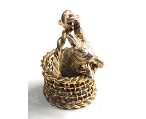 Vintage 9ct gold rabbit in basket charm 4g 