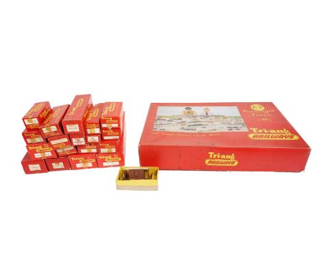 A Tri-ang 00/HO gauge R2 Passenger Train electric railway set, in its original box; together with a selection of Tri-ang 00/H