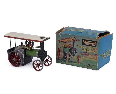 A Mamod Traction Engine TE1A, 29 x 17cms high, with its box.