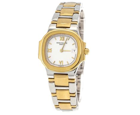 Patek Philippe, Damenquarzuhr, Stahl / Gold, Ref. 4700, um 1990, weißes Zifferblatt mit goldf. röm. Ziffern, Balken und Zeige