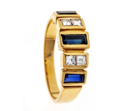 Saphir-Brillant-Ring GG 750/000 mit 3 rechteckig fac. Saphiren 6 - 4 mm und 4 Diamant-Carrees, zus. 0,20 ct TW/VS, RG 60, 6,4
