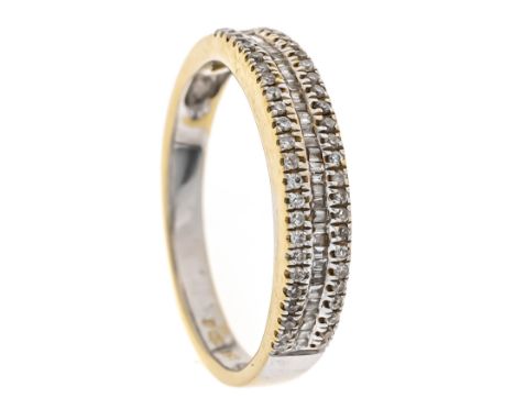 Diamant-Ring GG/WG 750/000 mit 50 Brillanten und 36 trapezförmig fac. Diamanten, zus. ca. 0,54 ct l.get.W-get.W/SI, RG 52, 2,