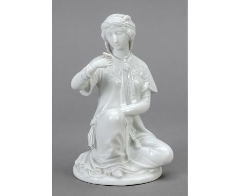 Persisches Blumenmädchen ''Fatime'', Rosenthal, Selb, 1924, Entwurf R. Förster im Sockel bez., weiß,  Auf flachem Ovalsockel 