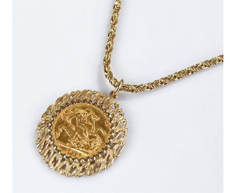 George V 1911 sovereign, housed within a 9 carat gold mount and 9 carat gold chain, total weight 33.1 grams