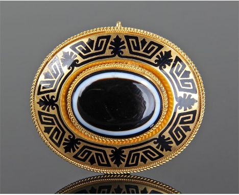 Victorian yellow metal and banded agate brooch, with central banded agate stone surrounded with geometric enamel designed bor
