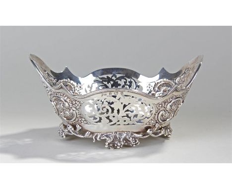 Victorian silver basket, London 1900, Walker & Hall, the pierced baskeyt with C scrolls and roses, raised on bracket feet wit