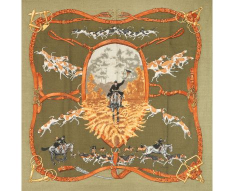 HERMÈS Seidencarré "LE BIEN ALLER". By Jean De Fougerolle, Entwuf erstmals 1979 erschienen. Reiter auf Pferd in zentralem Med