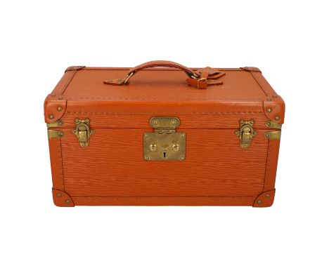 LOUIS VUITTON VINTAGE Kosmetik-Koffer. Epi Leder Serie in Hellbraun mit goldfarbener Hardware, Details aus Rindsleder, Trager