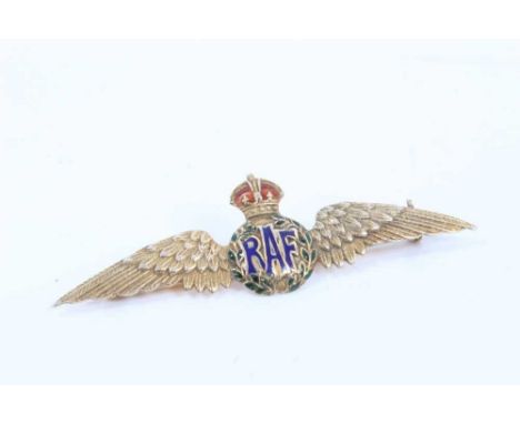 Second World 9ct gold and enamel R.A.F. wings Sweetheart brooch, marked 9ct to the reverse.