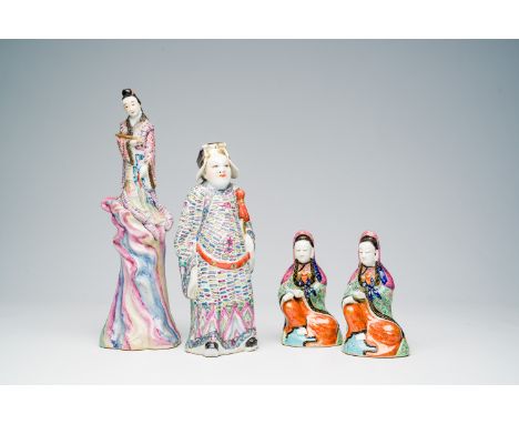 Full title: Four Chinese famille rose 'Immortals' figures, 19th/20th C.Description:H 33,5 - 15 cm (the tallest and the smalle