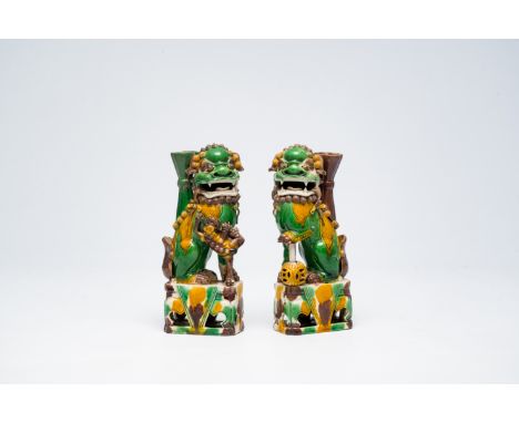 Full title: A pair of Chinese sancai glazed biscuit Buddhist lion joss-stick holders, KangxiDescription:H 20,7 cmCondition re