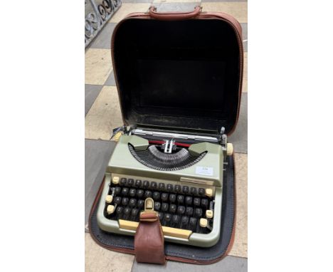 A vintage American Underwood typewriter and an Imperial Good Companion typewriter 