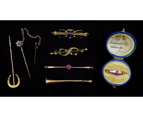 Edwardian 9ct gold single stone ruby ring, Birmingham 1907, gold horseshoe stick pin one other, gold horn brooch and three st