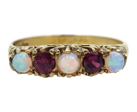 9ct gold five stone opal and garnet ring, hallmarked - Condition Report Approx 1.9gm, size O