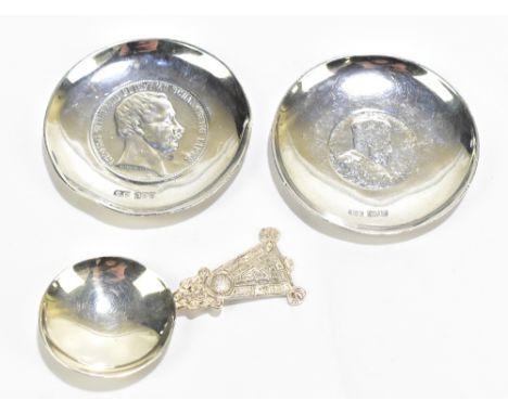 JEWELLERY AND METAL MANUFACTURING COMPANY; an Elizabeth II hallmarked silver caddy spoon with cast Celtic knot detail to the 