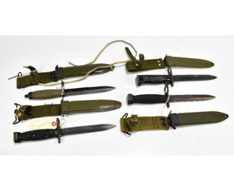Three US M6, M7 and M8 bayonets and a Norwegian HPK AE3 (first type) bayonet, all with scabbards (4).Additional InformationGe