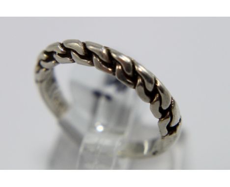 Silver keeper style ring, size O