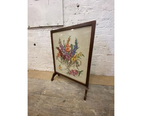A fire screen with 1930's / 40's embroidered panel, flowers in vase, (73cm x 56cm x 18cm)