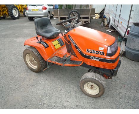 A Kubota 3-cylinder diesel G1700 HST ride on mower, serial No: E 12096, (engine serial No: D 662-L-265952) with grass collect
