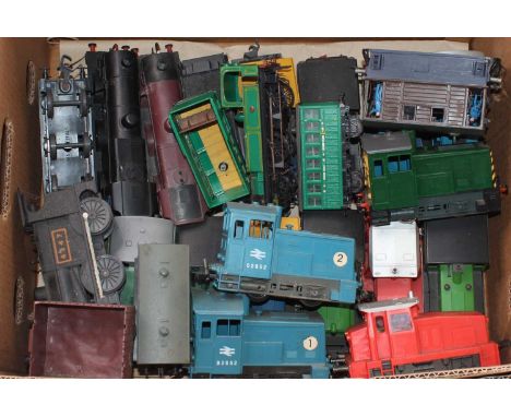 Twelve + diesel shunter locos and two 4F locos and tenders, mostly Lima, with some other items, various qualities