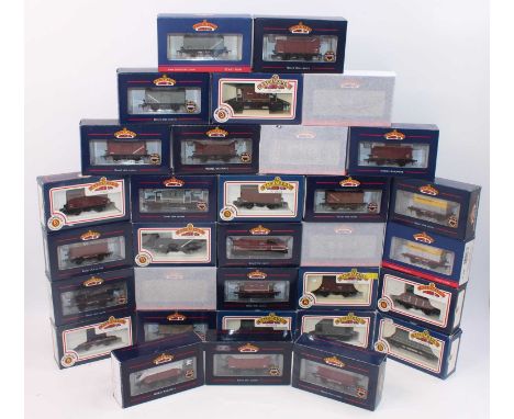 A Bachmann 00 gauge boxed rolling stock and wagon group, 32 examples all in original boxes, examples to include a 16-ton stee