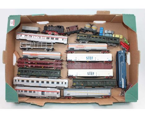 One tray containing a quantity of various mixed H0 scale continental railways to include mainly Jouef examples, locomotives, 