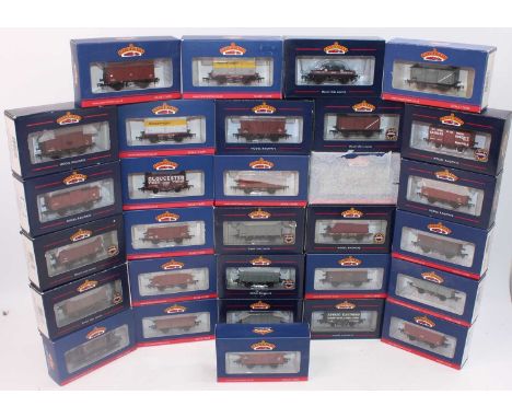 30 various boxed Bachmann 00 gauge rolling stock and wagons, all in original boxes to include a 12-ton Southern 2+2 planked w