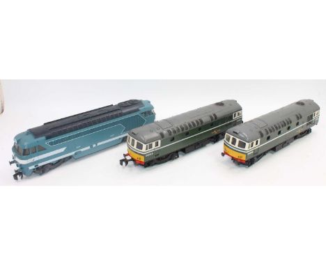 Three Lima diesel locos:- 2 x Class 33 Bo-Bo green D6505 with SNCF 67001 blue, all (VG)