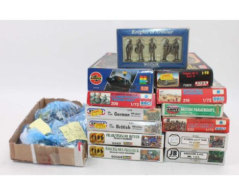 One box containing a quantity of mainly painted and as-issued military vehicle and figure kits, various examples to include E