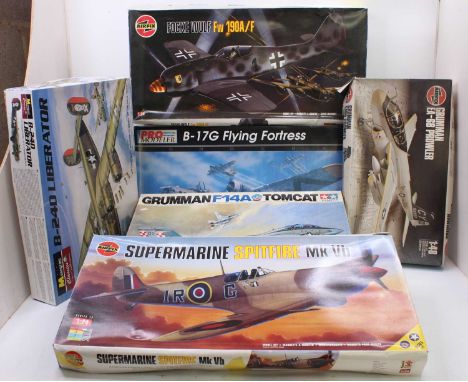 Six various boxed 1:32, 1:42 and 1:24 scale plastic military aircraft kits, all housed in original boxes, to include a Tamiya