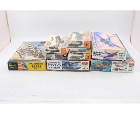 One box containing a quantity of mixed scale plastic military and ship related kits, mixed examples to include Academy, Tamiy