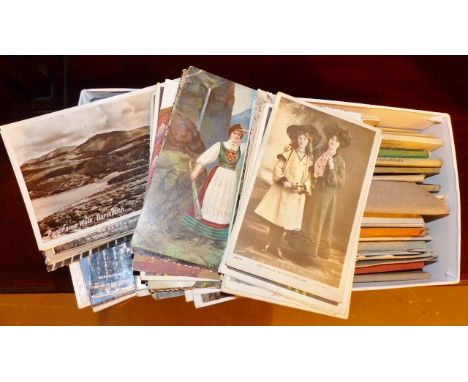 Box of mixed vintage postcards and photographs of mixed scenes