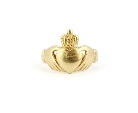 A hallmarked 9ct yellow gold claddagh ring, (I).