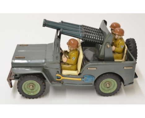 Vintage tin plate friction powered Jeep (fully functioning). L 29cm 