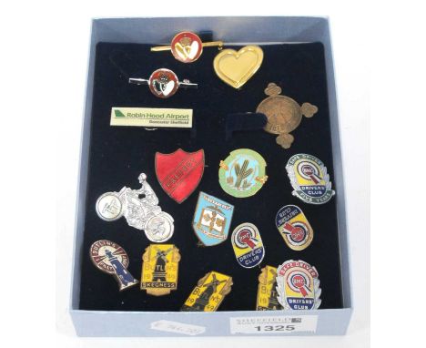 Butlin's Badges Skegness 1949 (3), Filey 1957, BMC Drivers Club (4), Isle of Man T.T, three others and five non-enamel.