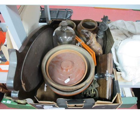Storage Jars, tie press etc:- One Box.