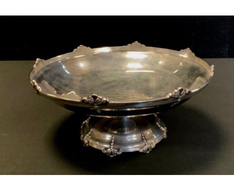 A Walker and Hall silver pedestal bowl, Sheffield, 1946m 9.2 ozt. 