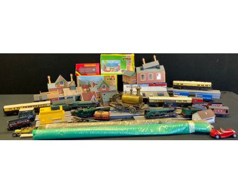Hornby, a large collection of locomotives, tracks and accessories, Hornby 00 gauge Britannia, GWR, advertising freightliners,