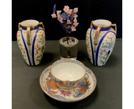 A pair of Noritake vases, 12.5cm high, c.1930;  a New Hall tea bowl and saucer,  tobacco leaf pattern, inspired by the Chines