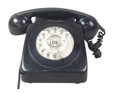 FOUR VINTAGE RING DIAL TELEPHONES, comprising two in black and two in greenQty: 4