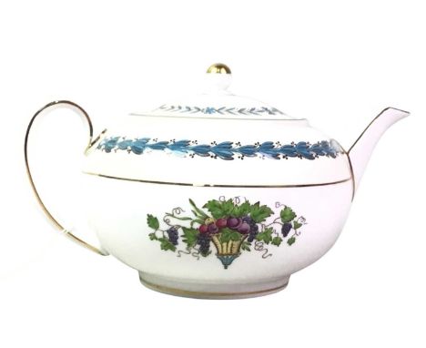 GROUP OF WEDGWOOD PART TEA AND DINNER SERVICE, LICHDIELD AND APPLEDORE PATTERNS comprising cups, saucers, plates and other se