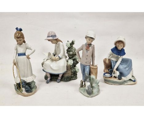 Four various Nao porcelain figures and groups&nbsp;of children (4)&nbsp;