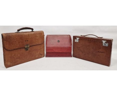 Gent's leather folding travelling vanity case&nbsp;fitted with various items, a&nbsp;Lansdowne Luggage vintage leather briefc